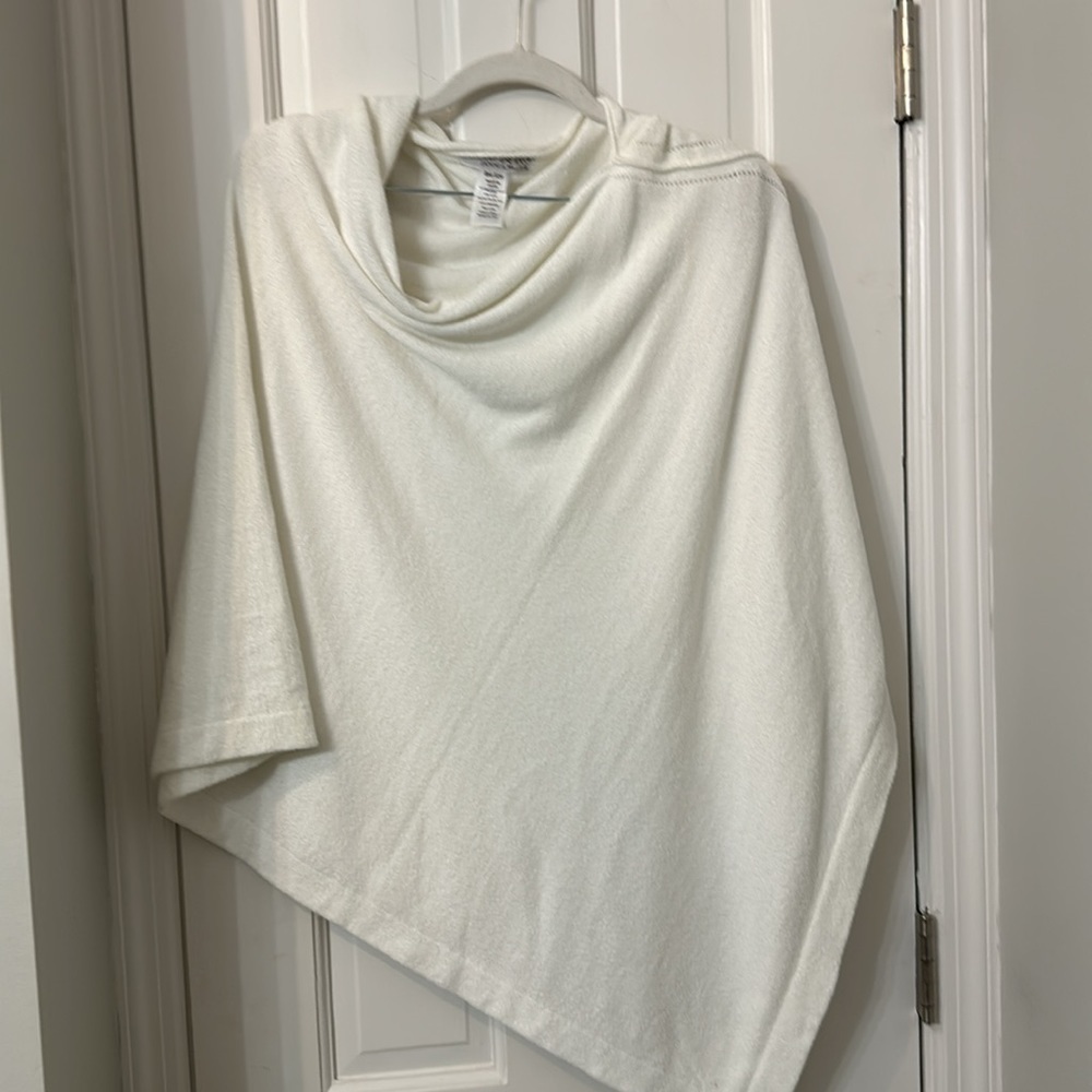 Barefoot dreams cozy chic ultra lite asymmetrical poncho Never used